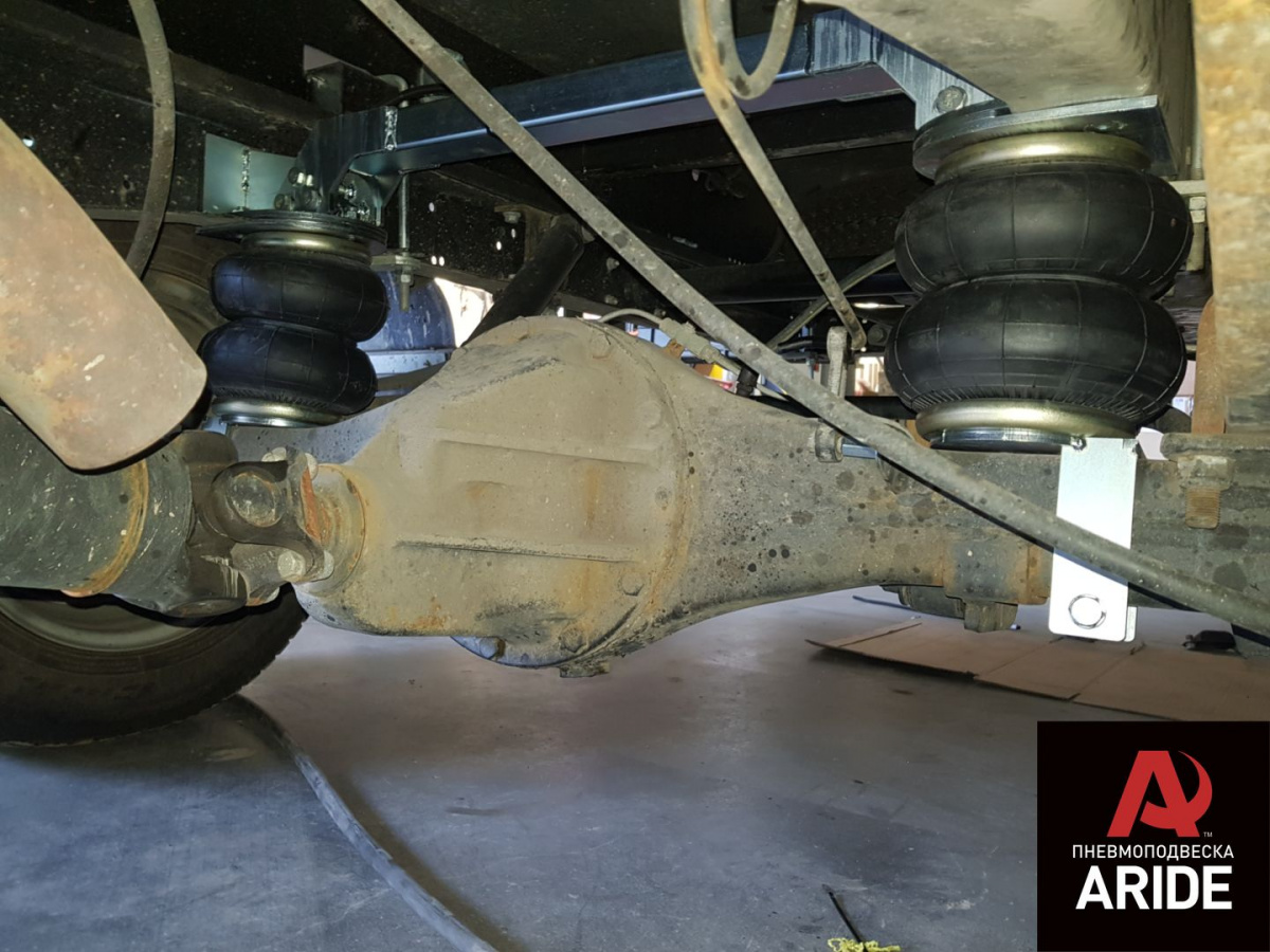 Установленная пневмоподвеска на фургоне