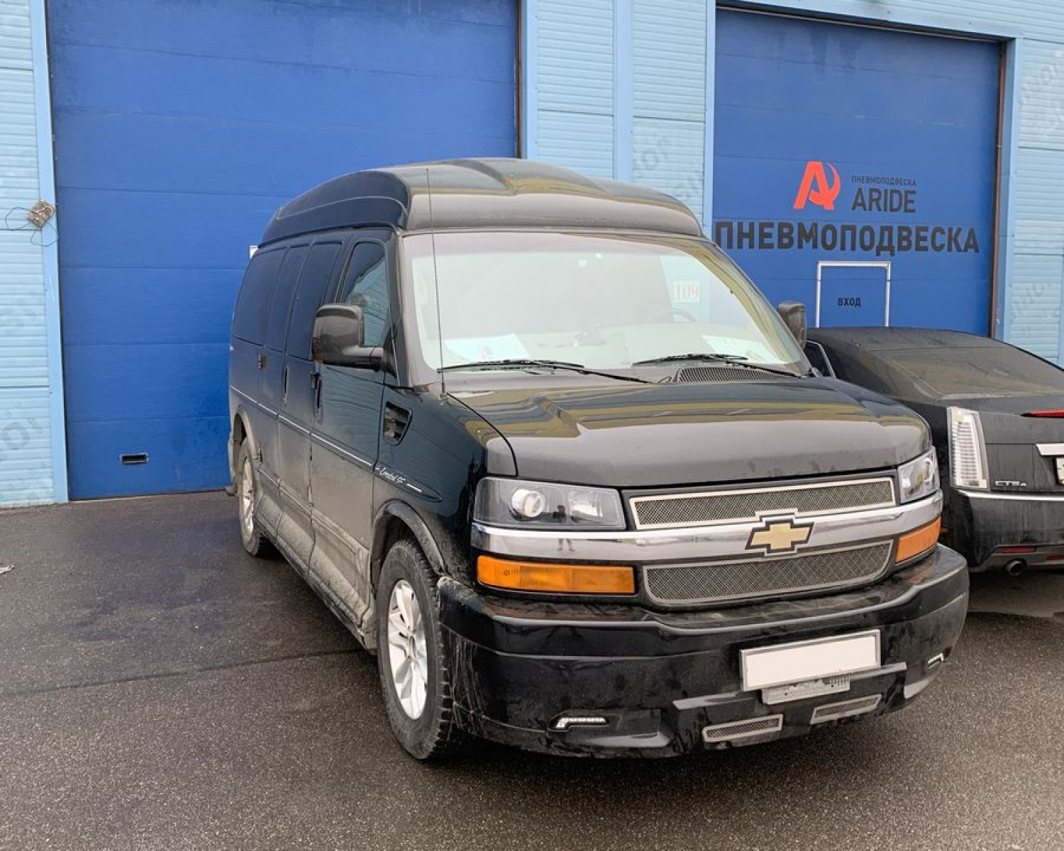 Пневмоподвеска на ﻿Chevrolet Express 1500 для комфорта - Этапы установки,  характеристики, фото