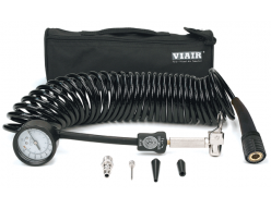 Манометр-дефлятор VIAIR (0-60 PSI, витой шланг, набор насадок, сумка) Манометр-дефлятор VIAIR (0-60 PSI, витой шланг, набор насадок, сумка)