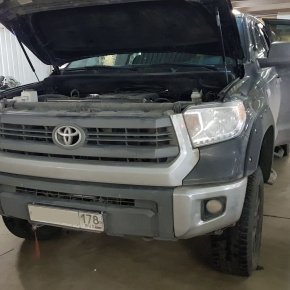 Установка задней пневмоподвески с управлением из салона ﻿Toyota Tundra