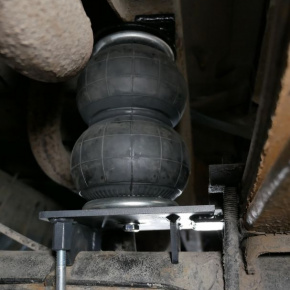 Пневмоподвеска на заднюю ось Ford E-350 Econoline Пневмоподвеска на заднюю ось Ford E-350 Econoline