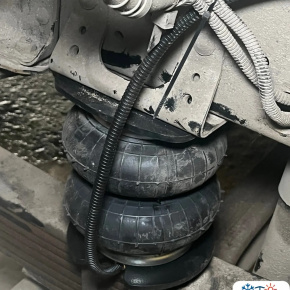 Передняя пневмоподвеска на Isuzu ELF 10