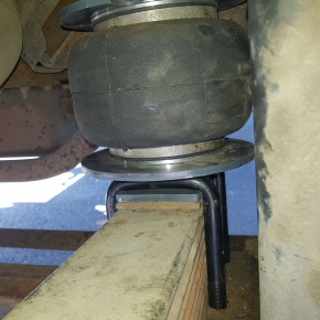 Пневмоподвеска на переднюю ось Isuzu NQR 90/95