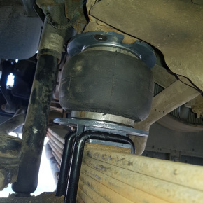 Пневмоподвеска на переднюю ось Isuzu NQR 90/95 Пневмоподвеска на переднюю ось Isuzu NQR 90/95