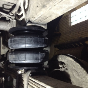 Пневмоподвеска на заднюю ось Nissan Navara D40, грузовой вариант