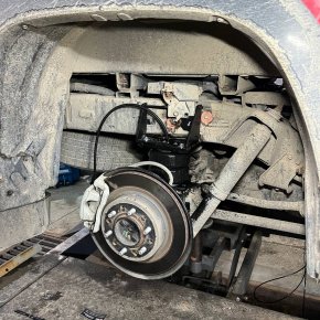 Задняя пневмоподвеска на Toyota Tundra