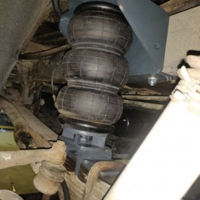 Пневмоподвеска на переднюю ось УАЗ 452  Пневмоподвеска на переднюю ось УАЗ 452