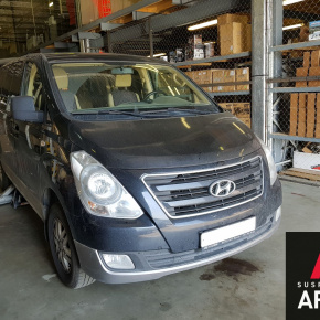 Установка пневмоэлементов в пружины Hyundai Starex