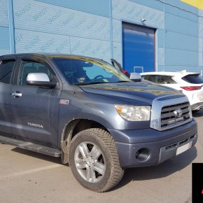 Установка задней пневмоподвески на Toyota Tundra на увеличенных подушках Установка задней пневмоподвески на Toyota Tundra на увеличенных подушках