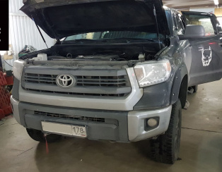 Установка задней пневмоподвески с управлением из салона Toyota Tundra Установка задней пневмоподвески с управлением из салона Toyota Tundra