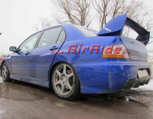 Пневмоподвеска на Mitsubishi Lancer Evolution 9 Пневмоподвеска на Mitsubishi Lancer Evolution 9