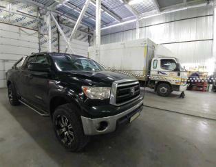 Установка пневмоподвески на Toyota Tundra 2012 г.в. Установка пневмоподвески на Toyota Tundra 2012 г.в.