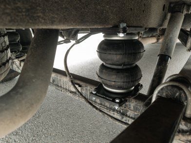 Рис. 5 Пневматические подушки на Avior V90