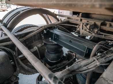 Наши проекты: Пневмоподвеска на Isuzu KV100 Рис. 5 Наши проекты: Пневмоподушки на Isuzu ELF 9.5