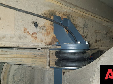 Рис. 3 Наши проекты: Пневмоподвеска на ﻿Isuzu Forward в дополнение к рессорам