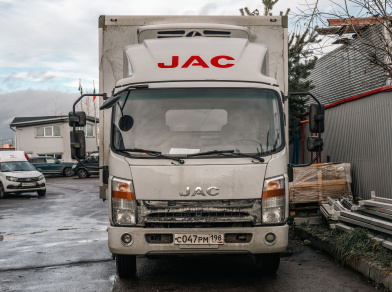 Рис. 2 Пневмоподвеска на JAC N-80