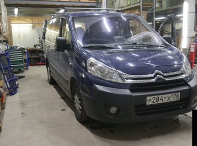 Установка пневмоподвески Citroen Jumpy в Санкт-Петербурге с автоматической системой поддержания уровня пола Рис. 1 Установка пневмоподвески Citroen Jumpy