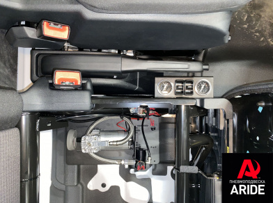 Рис. 5 Наши проекты: Установка вспомогательных пневмоподушек на Ford Transit