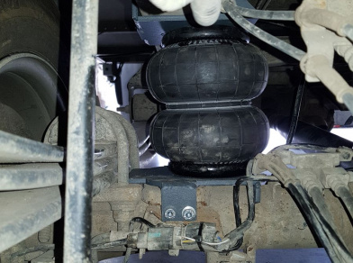 Установка базового комплекта пневмоподвески на Ford Transit задний привод, будка, рестайлинг - фото и описание работ, технические детали проекта и характеристики Рис. 2 Установка пневмоподвески на заднюю ось Ford Transit двухскат 2018