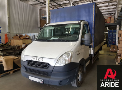 Пневмоподвеска на IVECO Daily 35C - пример установки пневморессор и системы управления Рис. 1 Пневмоподвеска на IVECO Daily 35C пневморессоры и управление