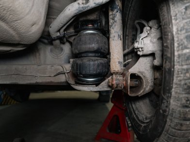 Рис. 3 Установка пневматических подушек на Lada Vesta