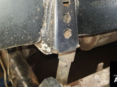 Вспомогательная подвеска на заднюю ось Toyta Hilux AN120 фото установки Рис. 4 Пневмоподвеска Toyota Hilux 8