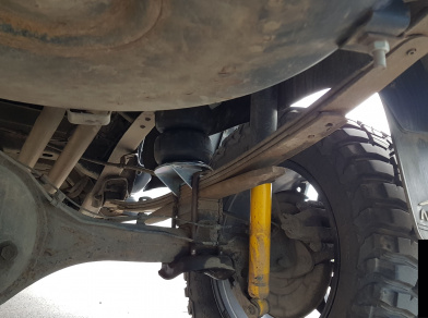 Пневмоподвеска для задней оси в дополнение к рессорам на Toyota Tundra - фото монтажа Рис. 4 Пневмоподвеска на доработанную Toyota Tundra