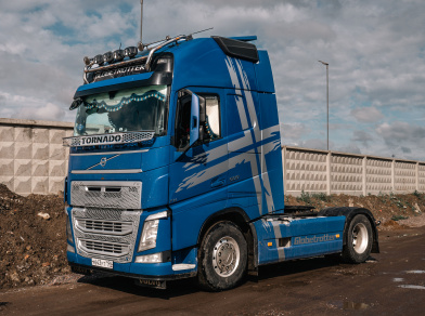 Наши проекты: Пневмоподвеска на VOLVO FH Рис. 1 Наши проекты: Пневматические подушки на перед Вольво ФШ 16