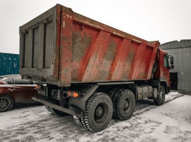 Рис. 2 Защита рессор на самосвале Volvo FMX 6x4