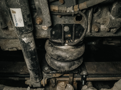 Рис. 4 Защита рессор на самосвале Volvo FMX 6x4